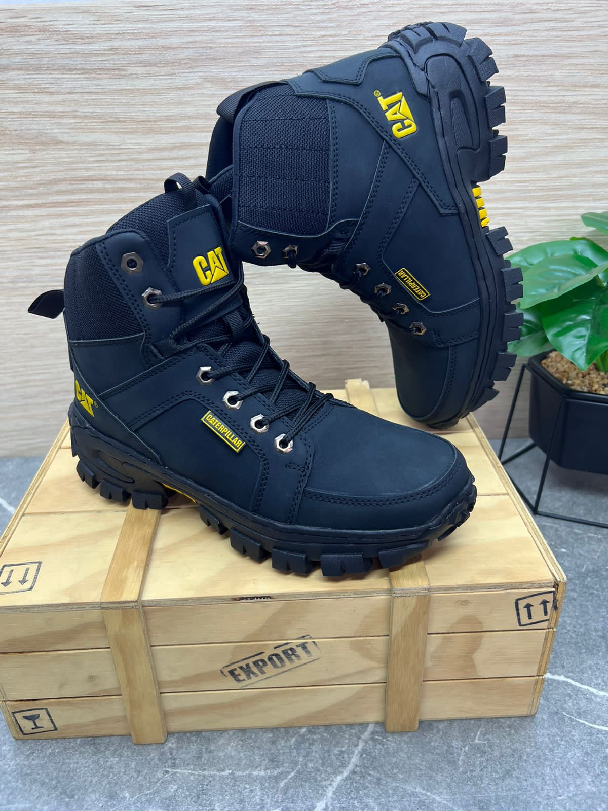 Botas Antideslizantes – Camina firme, trabaja duro y luce con estilo – ¡HOY con el 50% de DESCUENTO!