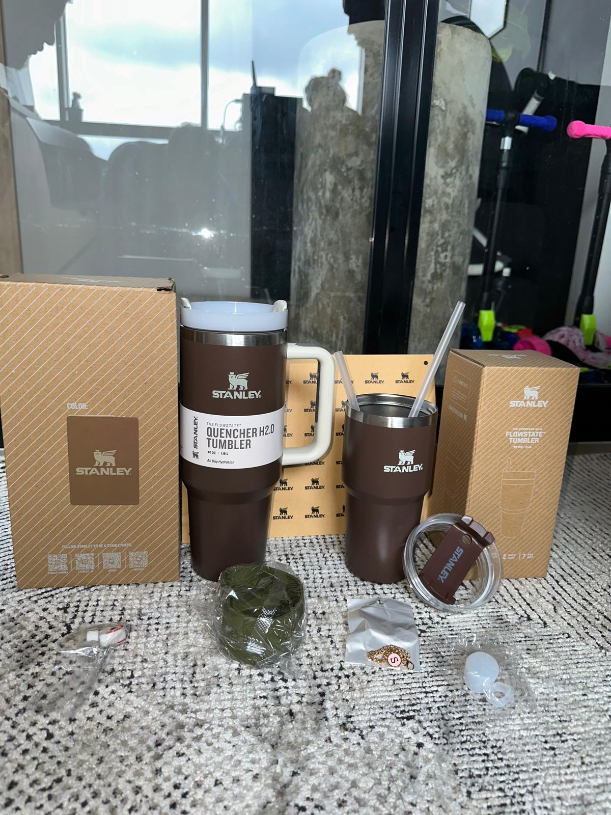 COMBO: DOS TERMOS DE ACERO INOXIDABLE 40 OZ Y 20 OZ / BEBIDAS FRÍAS O CALIENTES