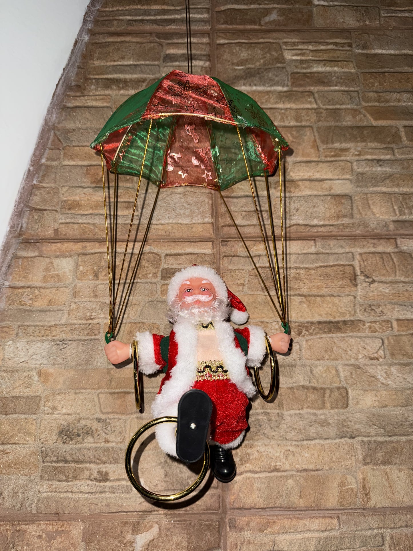 Papa Noel Gimnasta 3 Aros, Luces, Sonido y Movimiento - 50% OFF + Envío gratis